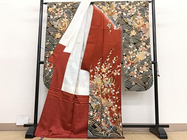 平和屋着物●豪華振袖 駒刺繍 立波花蝶文 暈し染め 黒地 金銀彩 正絹 逸品 BAAX7176hv