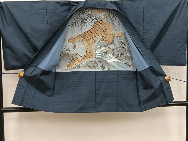 平和屋着物●男性 本場大島紬 アンサンブル 絣文様 羽裏・虎 正絹 逸品 BAAX8198mz