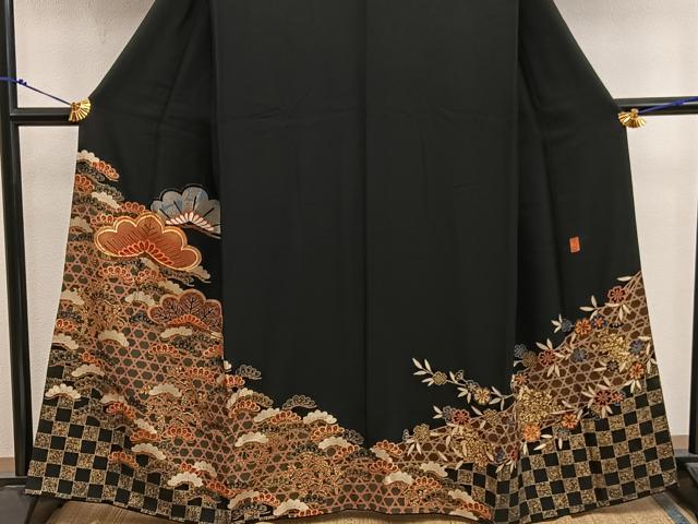 平和屋着物■豪華黒留袖 作家物 駒刺繍 松 金彩 正絹 逸品 BAAX8389mz