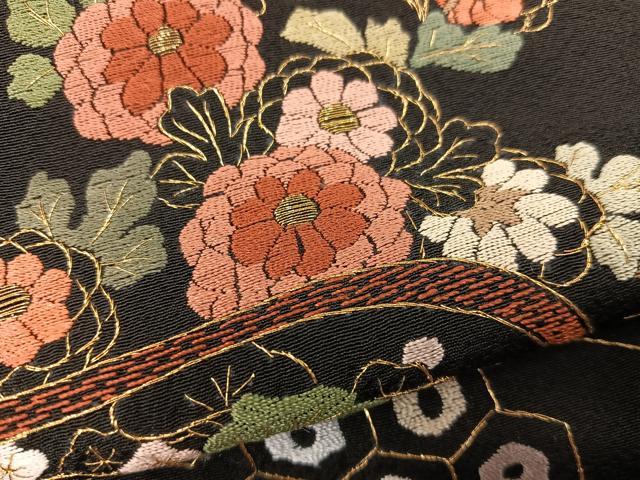 平和屋着物●豪華黒留袖 総刺繍 蘇州刺繍 御所車菊花絵巻 金糸 正絹 逸品 BAAX8825mz