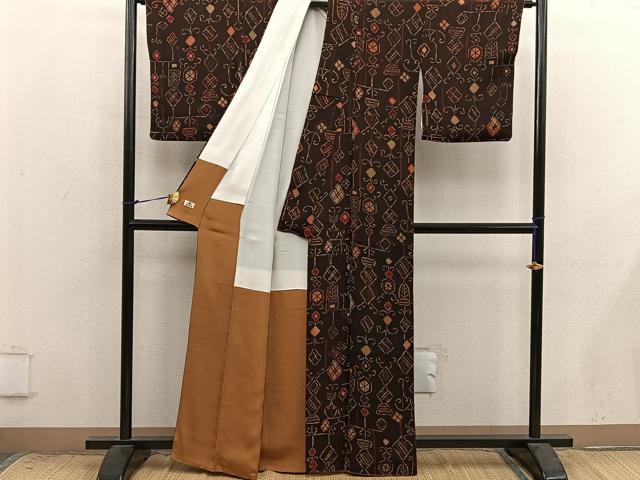 平和屋着物●上質な小紋 幾何学文様 ろうけつ染め 鬼しぼ縮緬 銀座越後屋扱い 正絹 逸品 BAAX8854mz
