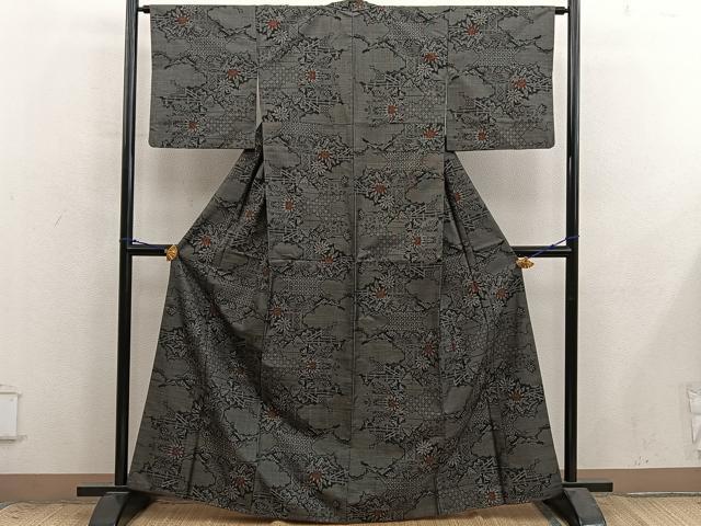 平和屋着物■本場大島紬 9マルキ 雲重ね文菊花文 正絹 逸品 BAAX8971mz