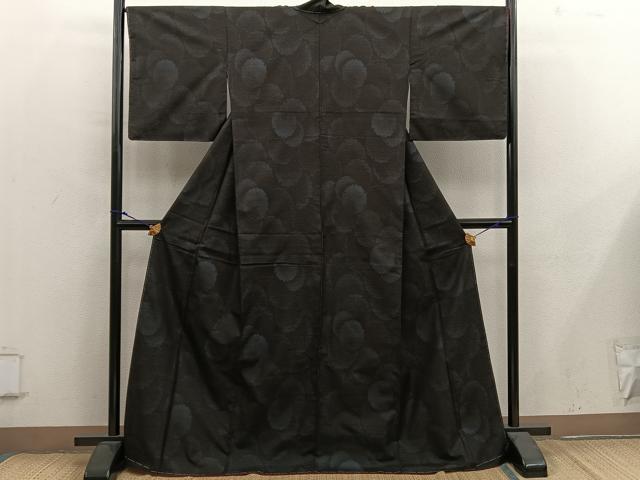 平和屋着物●本場大島紬 古代染色 純泥染 雪輪 やまと誂製 証紙付き 正絹 逸品 BAAY0235mz