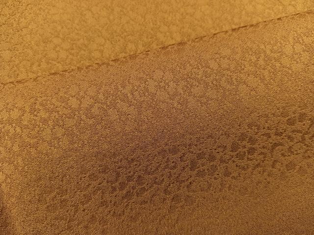 平和屋着物●染色作家 斉藤三才 色無地 草花地紋 桑茶色 正絹 逸品 BAAY0269mz