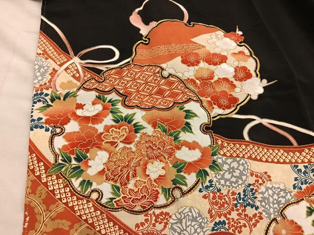 平和屋着物■豪華黒留袖 駒刺繍 雪輪牡丹花文 金彩 三越扱い 正絹 逸品 BAAY0414mz