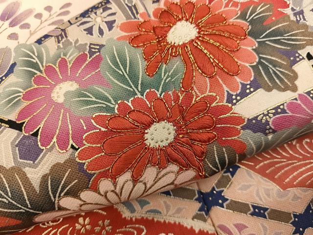 平和屋着物■豪華振袖 駒刺繍 片輪車花鳥文 暈し染め 金彩 正絹 逸品 BAAY1118mz