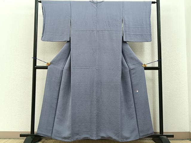 平和屋着物●上質な色無地 作家物 薄鼠色 鬼しぼ縮緬 反端付き 正絹 逸品 BAAY3666hj