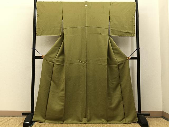 平和屋着物●上質な色無地 嵯峨野 草花地紋 青朽葉色 反端付き 正絹 逸品 未使用 BAAY3676hj