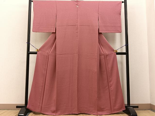 平和屋着物●上質な色無地 作家物 紋意匠 甚三紅色 正絹 逸品 BAAY3838hj