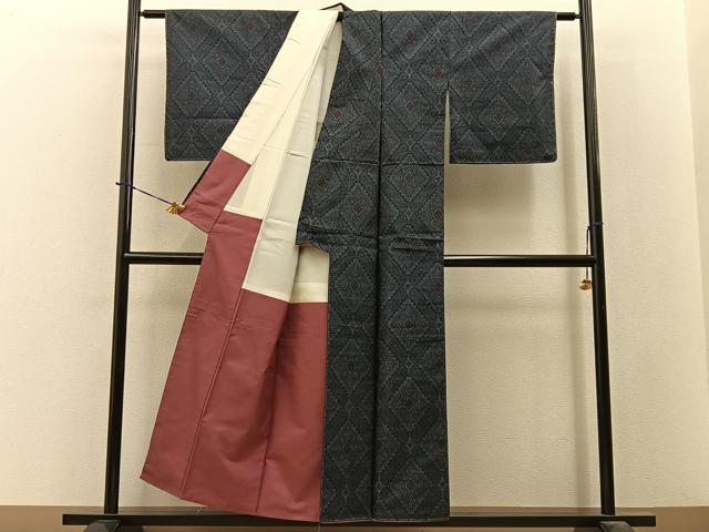 平和屋着物■本場大島紬 菱唐草文 正絹 逸品 未使用 BAAY3907hj