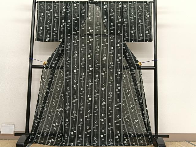 平和屋着物*夏物 小紋 紗 琉球絣文様 黒地 洗える着物 BAAY4251hv
