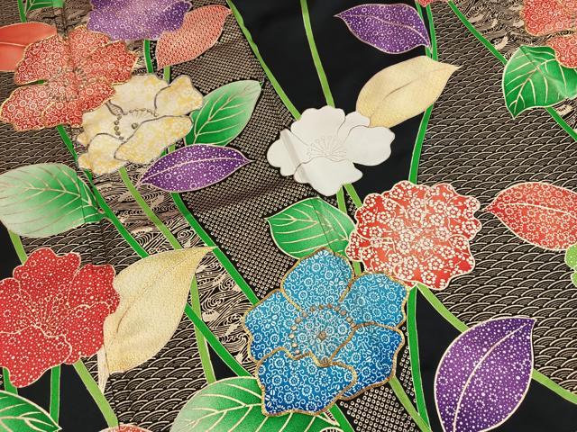 平和屋着物●豪華振袖 駒刺繍 立波花文 黒地 金彩 正絹 逸品 BAAY5685yc