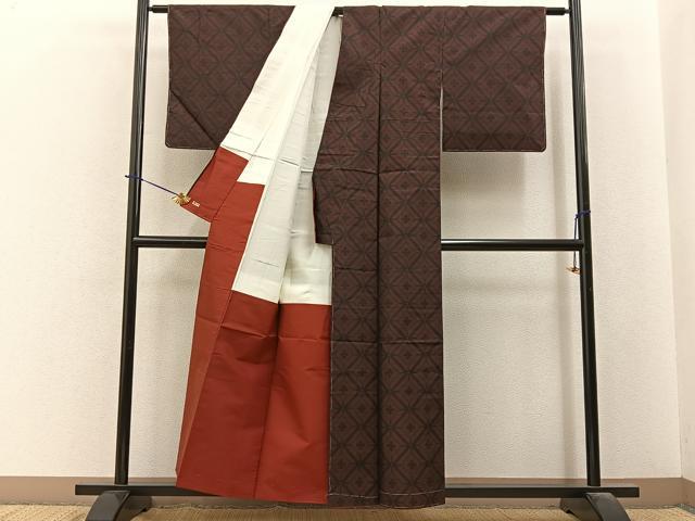 平和屋着物■本場大島紬 花菱文 三越扱い 反端付き 正絹 逸品 未使用 BAAY6179hj