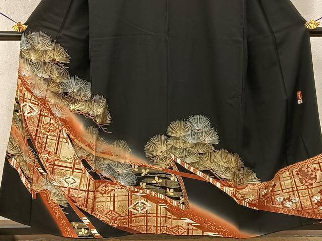 平和屋着物■豪華黒留袖 作家物 駒刺繍 双鶴鬘帯松文 金銀彩 正絹 逸品 BAAY6433hj