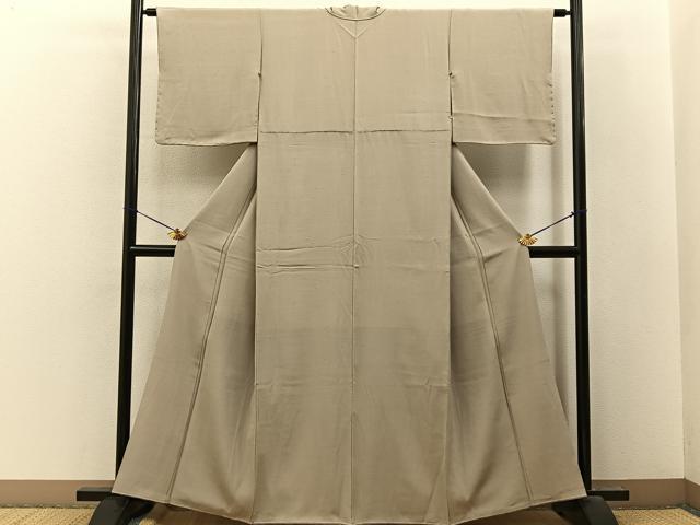 平和屋着物●上質な色無地 白橡色 お召縮緬 正絹 逸品 BAAY8240hj