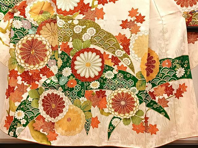 平和屋着物■豪華振袖 駒刺繍 雪芝菊文 金彩 正絹 逸品 BAAY8390hj
