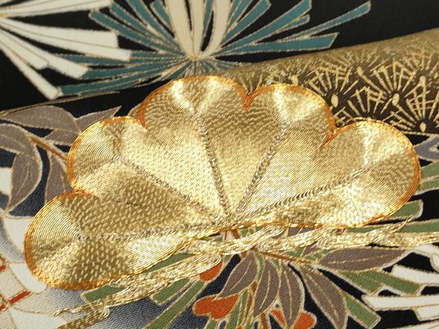 平和屋着物●豪華黒留袖 駒刺繍 枝松文 暈し染め 金彩 正絹 逸品 CAAQ9476th