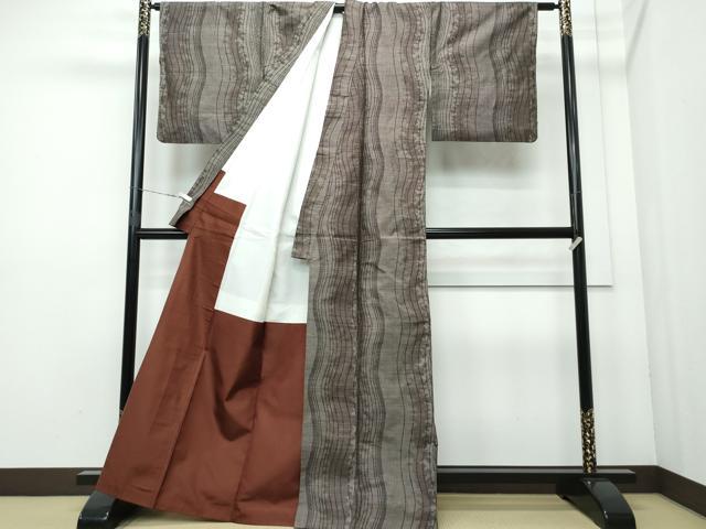平和屋着物●本場大島紬 9マルキ 泥染め よろけ縞 正絹 逸品 CAAR8026vf