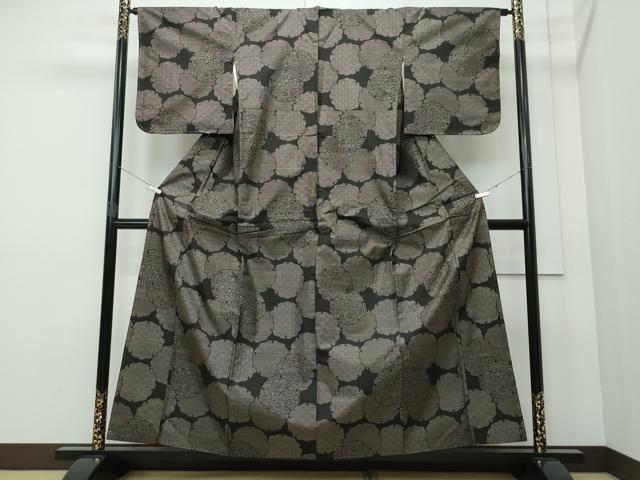 平和屋着物●本場大島紬 9マルキ 泥染め 雪輪草花文 正絹 逸品 CAAR8062vf
