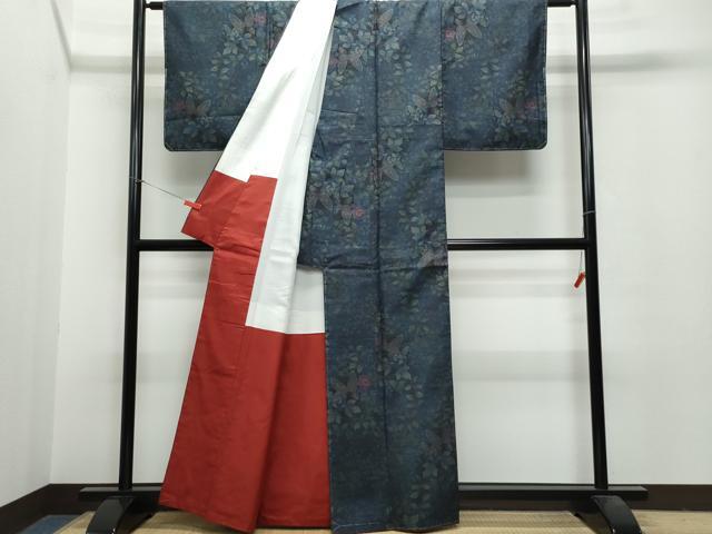 平和屋着物●本場大島紬 9マルキ 舞蝶草花文 正絹 逸品 CAAR8344vf