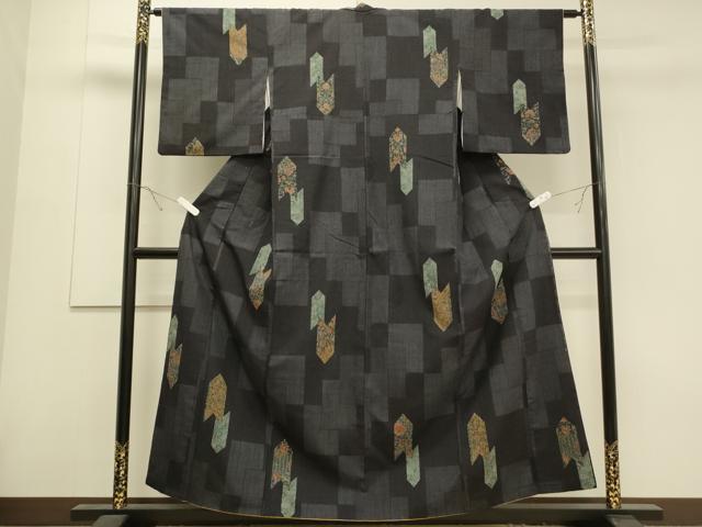 平和屋着物●結城紬 100亀甲 矢羽更紗花文 正絹 逸品 CAAS0059th