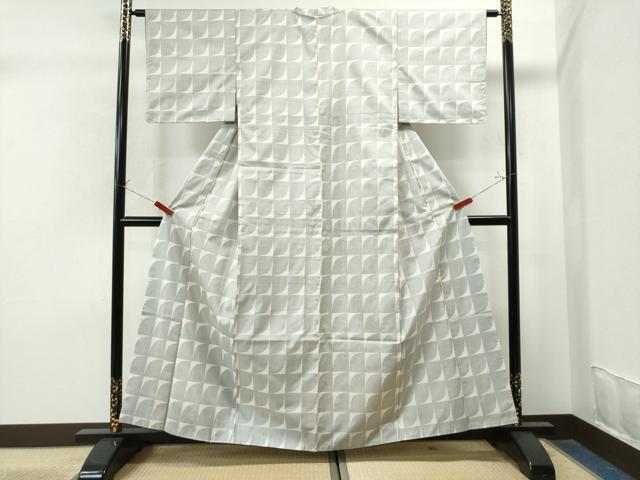 平和屋着物●本場大島紬 白大島 7マルキ 吉祥文 正絹 逸品 CABE2756yc