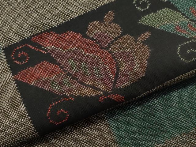平和屋着物●本場大島紬 9マルキ 泥染め 横段舞蝶文 正絹 逸品 CAAS8416vf