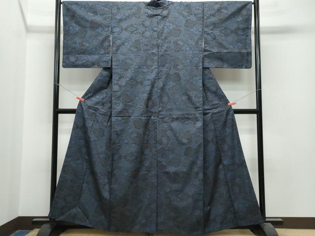 平和屋着物●本場大島紬 白恵泥 恵大島織物 二代目・恵美知雄謹製 割り込み絣 唐草の季節 証紙付き 正絹 逸品 CAAS8591vf