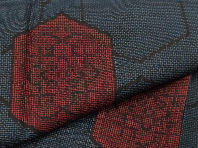 平和屋着物●本場大島紬 7マルキ 泥染め 亀甲花文 証紙付き 正絹 逸品 CAAT7108vf