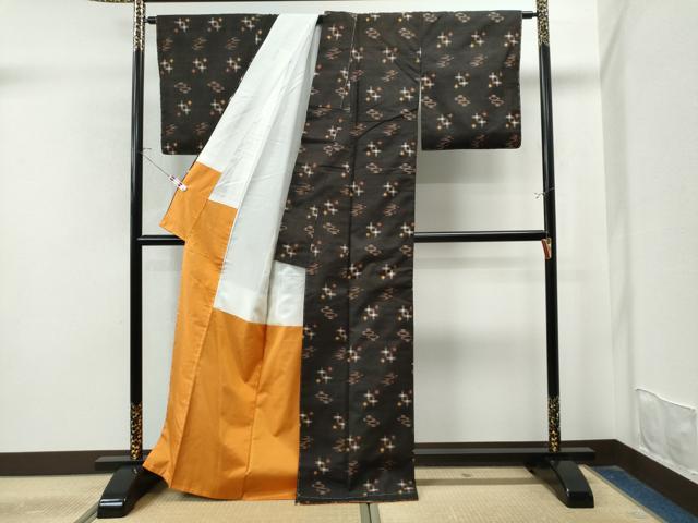 平和屋着物●国指定重要無形文化財 本場久米島紬 手織 正絹 逸品 未使用 CAAU1799yc