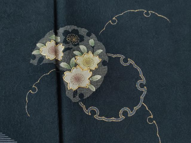 平和屋着物●訪問着 駒刺繍 雪輪流水舞桜文 紺地 金彩 正絹 逸品 CAAU2539yc