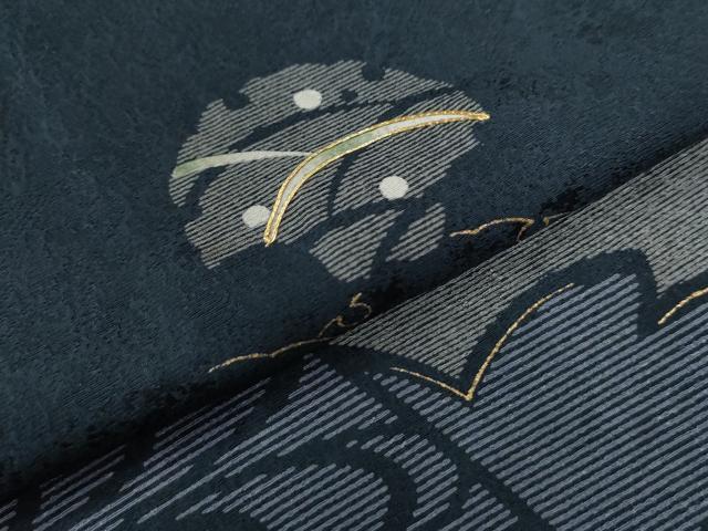 平和屋着物●訪問着 駒刺繍 雪輪流水舞桜文 紺地 金彩 正絹 逸品 CAAU2539yc
