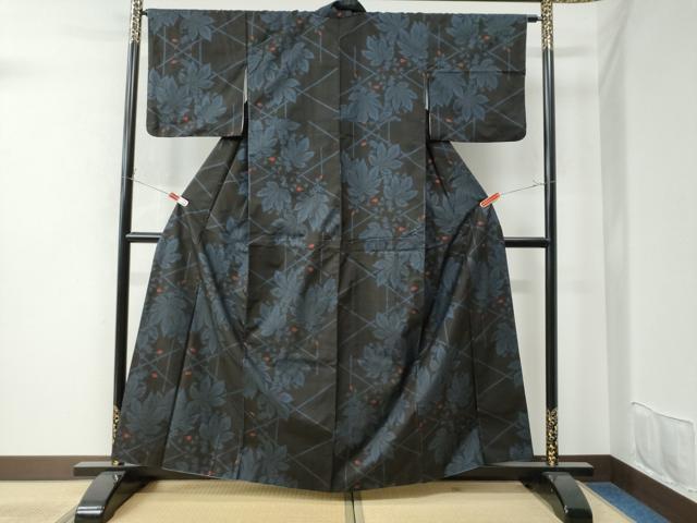 平和屋着物●本場大島紬 7マルキ 網目楓花文 正絹 逸品 CAAU2674yc