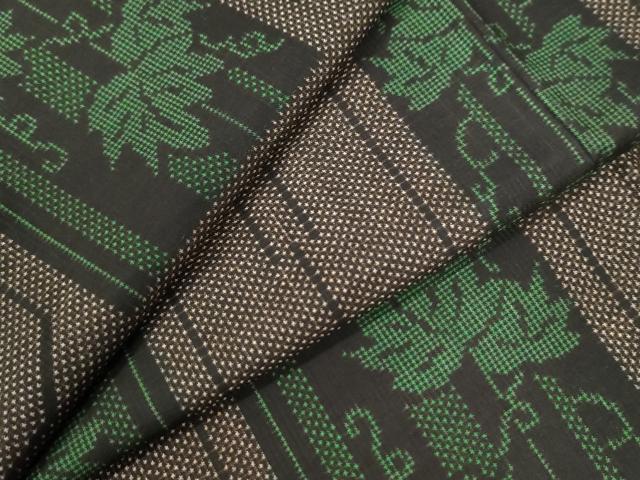 平和屋着物●本場大島紬 7マルキ 変わり市松吉祥蔦の葉文 正絹 逸品 CAAU2724yc