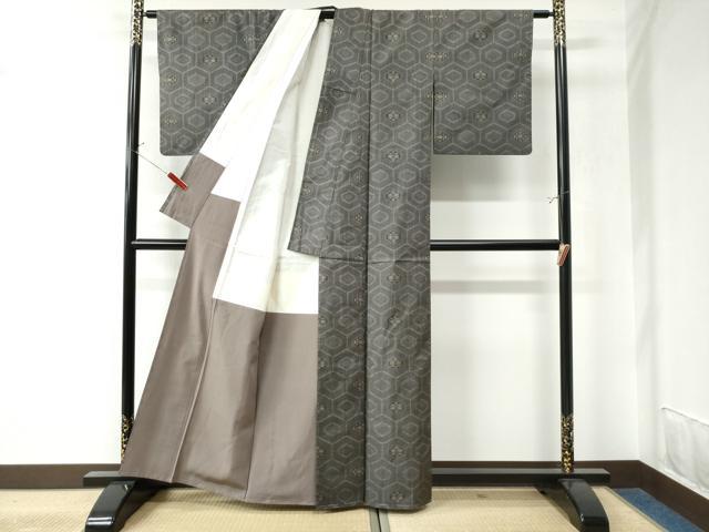 平和屋着物●本場大島紬 7マルキ 亀甲吉祥文 正絹 逸品 CAAU3024yc
