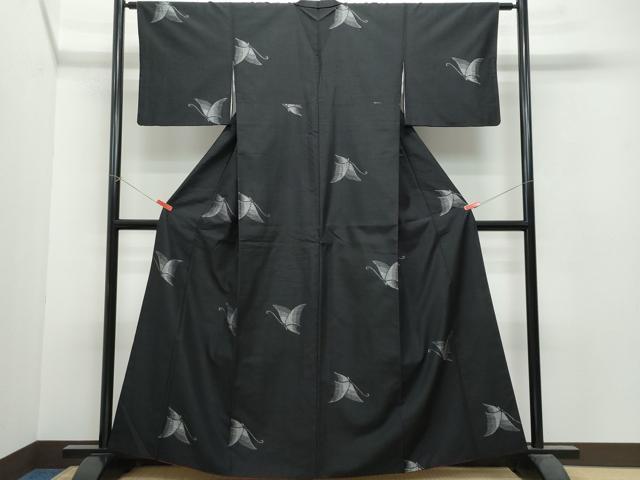 平和屋着物●上質な紬 舞蝶文 黒地 正絹 逸品 CAAU9704vf