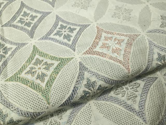 平和屋着物●都喜ヱ門 本場大島紬 訪問着 中国三大刺繍 スワトウ刺繍 白大島 9マルキ 七宝花文 藤絹織物謹製 正絹 逸品 CAAV4759vp