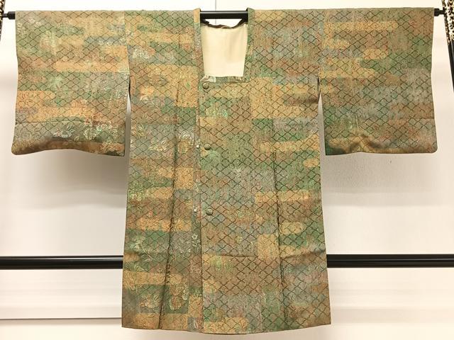 平和屋着物∞道行コート 霞花文 反端付き 伊と幸 ロング丈 正絹 逸品 CAAV5605id