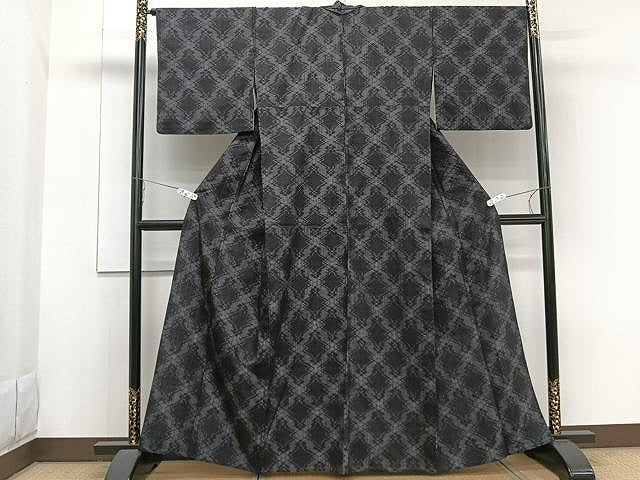 平和屋着物▽上質な紬 単衣 松皮菱文 黒地 正絹 逸品 CAAW1229xi
