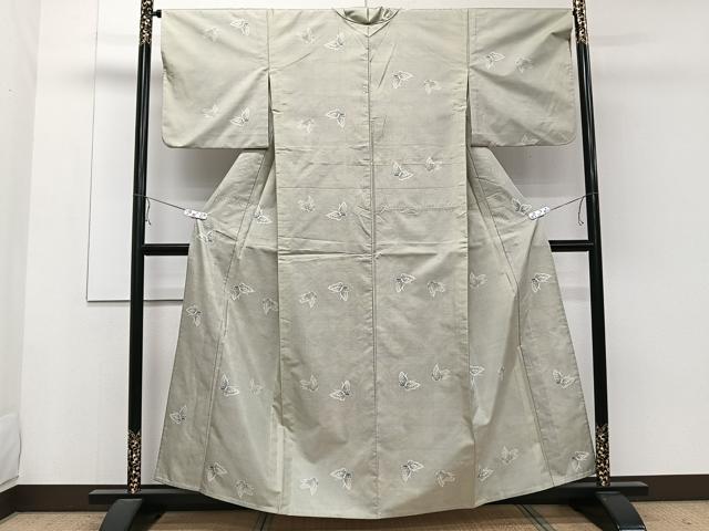 平和屋着物▽本場大島紬 単衣 白大島 9マルキ 舞蝶文 総絣 正絹 逸品 CAAW1575xi