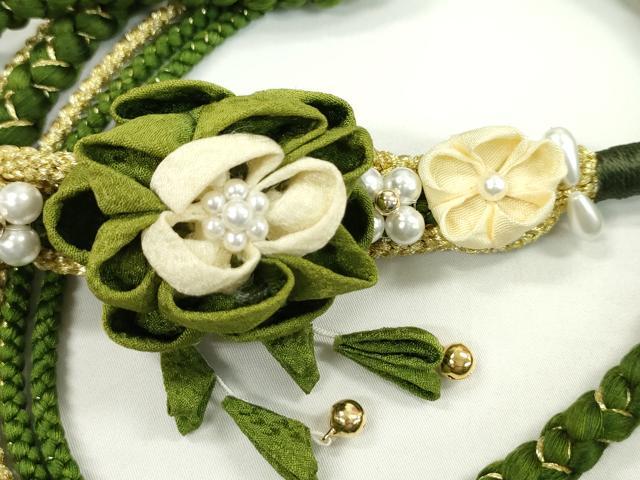 平和屋着物●和装小物 振袖用帯締め 飾り付き つまみ細工 花 パール オリーブグリーン 金糸 切り房 逸品 未使用 CAAW4048ju