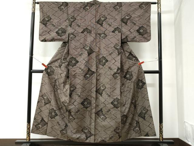 平和屋着物●本場大島紬 7マルキ 吉祥草花文 正絹 逸品 CAAW7666yc