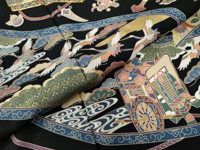 平和屋着物●豪華黒留袖 駒刺繍 文箱飛鶴扇御所車浜松花唐草文 金彩 正絹 逸品 CAAW7715yc