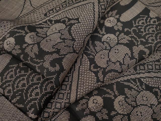 平和屋着物●本場大島紬 9マルキ 扇面吉祥花唐草文 正絹 逸品 CAAW7819yc