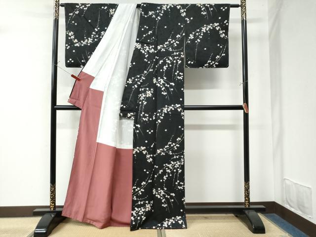 平和屋着物●上質な小紋 枝梅文 黒地 金彩 正絹 逸品 未使用 CAAW7827yc