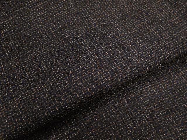 平和屋着物●本場結城紬 重要無形文化財 80亀甲 総詰め 黒地 正絹 逸品 CAAW7961yc