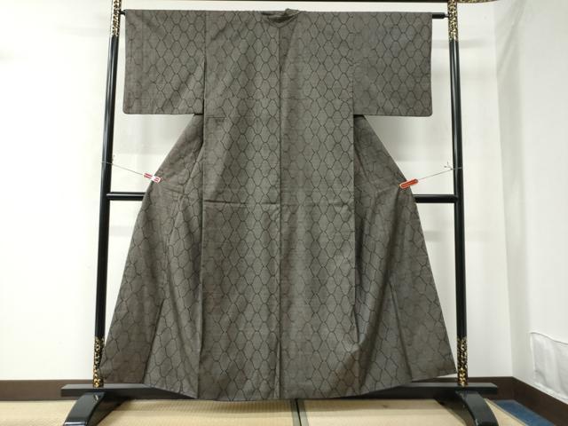 平和屋着物●本場大島紬 9マルキ 網目文様 正絹 逸品 CAAW7970yc