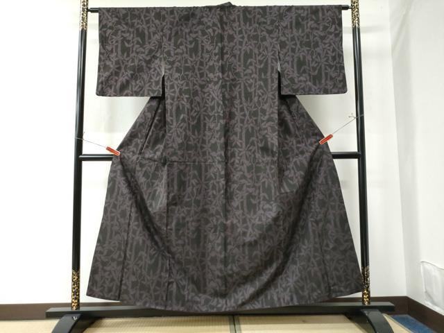 平和屋着物●本場大島紬 7マルキ 笹竹枝松文 正絹 逸品 CAAW8016yc