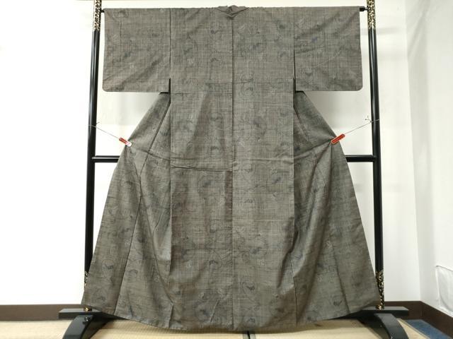 平和屋着物●本場大島紬 7マルキ 葡萄唐草文 正絹 逸品 CAAW8321yc
