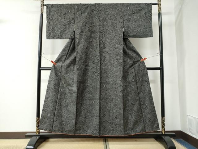 平和屋着物●本場大島紬 7マルキ 色紙重ね吉祥花唐草文 正絹 逸品 CAAW8467yc